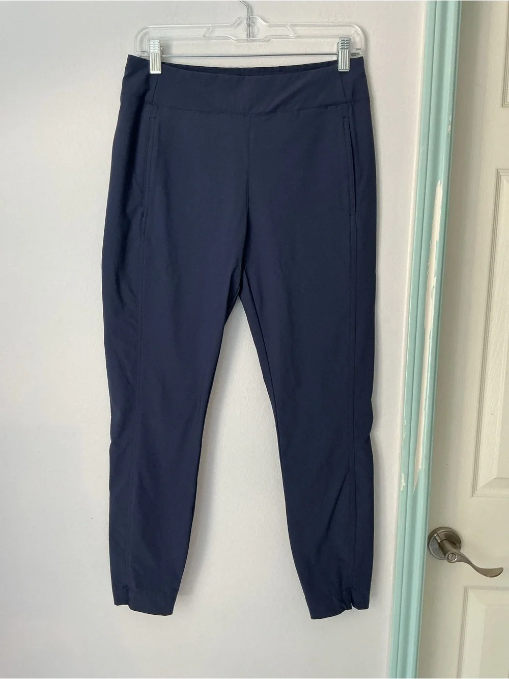 Columbia Women’s Navy Tapered Pants / Hiking / Travel Pants